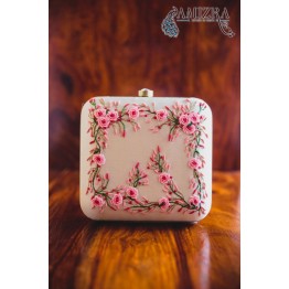 FRENCH KNOT-BLUSH ON