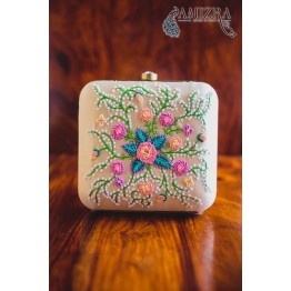 FRENCH KNOT-DREAM CATCHER